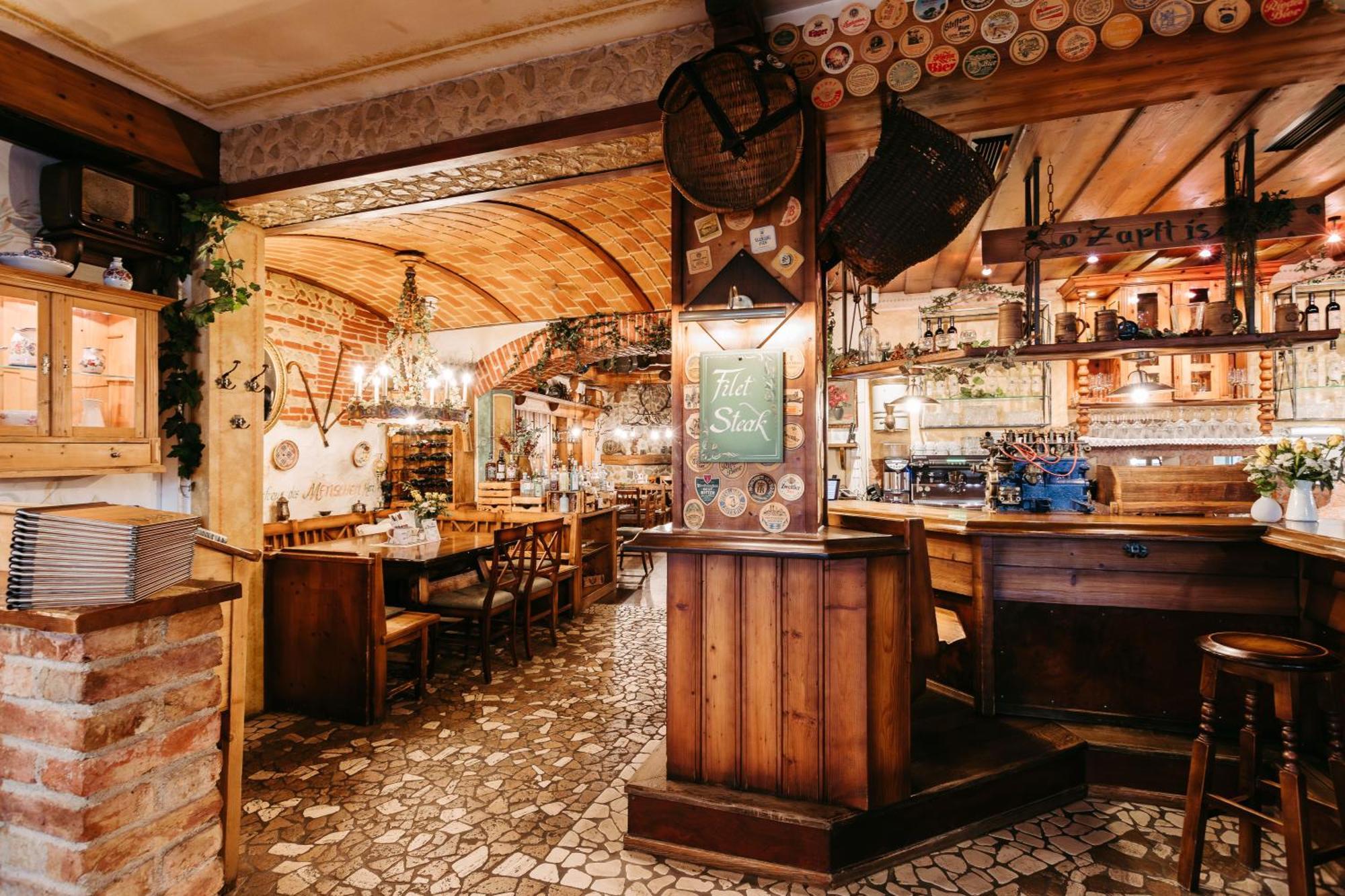 Hotel Schlof Guat Oberpullendorf Bagian luar foto